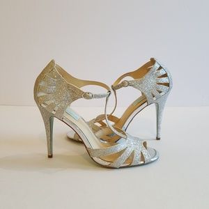 Betsey Johnson Sexy Glitter T strap Heels, size 9